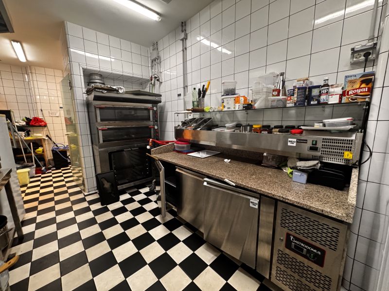 -EN TRASPASO- Restaurante/Bar en Av. España
