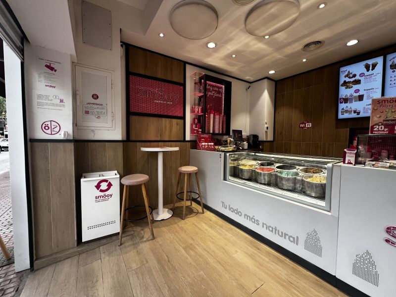 Ice cream shop in Av. San Jaume, Santa Eularia