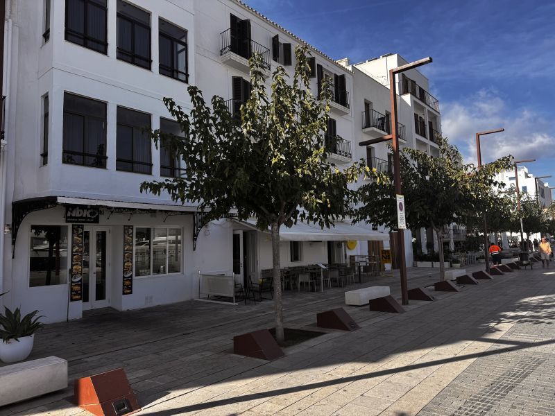 -EN TRASPASO- Local en Av. Andanes (primera linea puerto)