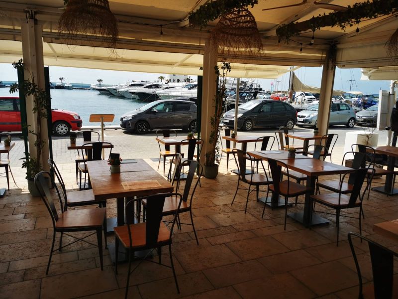 Restaurante en la Marina de Santa Eularia