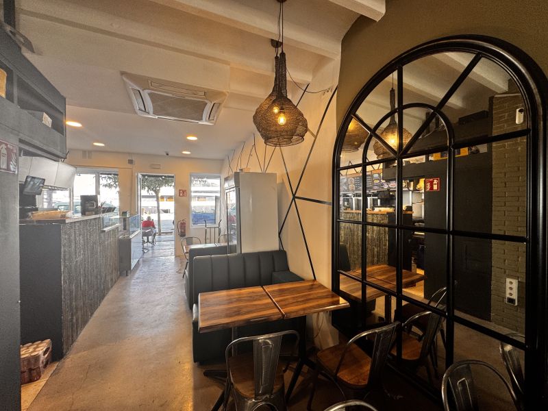 -EN TRASPASO- Local en Av. Andanes (primera linea puerto)