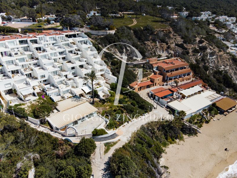 -EN VENTA- RESTAURANTE EN PRIMERA LINEA MAR CALA TARIDA