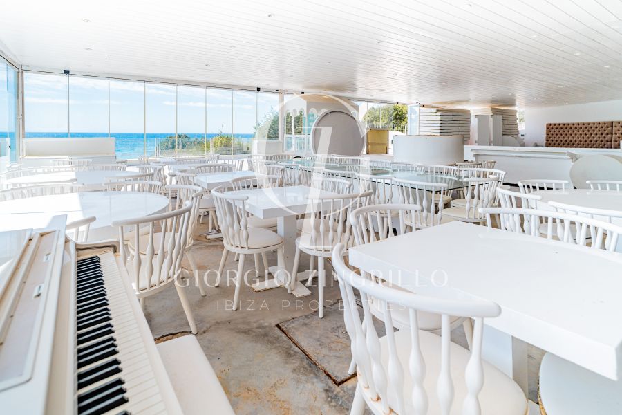 -EN VENTA- RESTAURANTE EN PRIMERA LINEA MAR CALA TARIDA