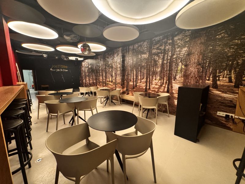 -EN TRASPASO- Cafe concierto en Vicent Orvay y Serra