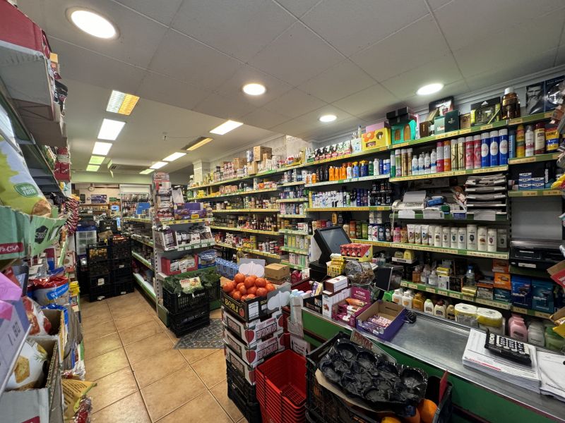 Supermercado en Av. España