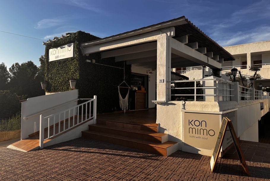 -ON SALE/ON RENT- Premises with bar restaurant licence in calle Valencia