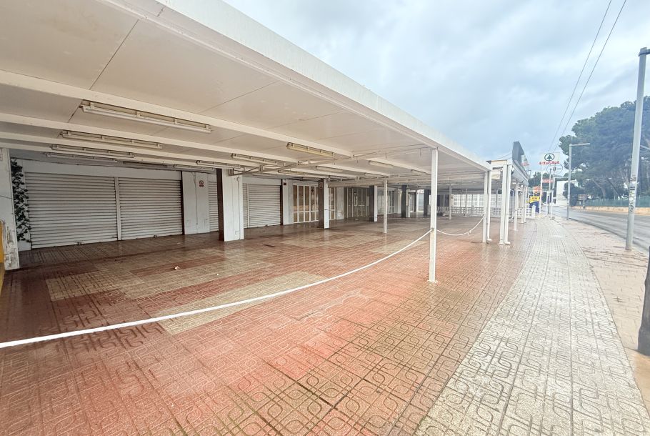 Premises first line sea cala de Bou