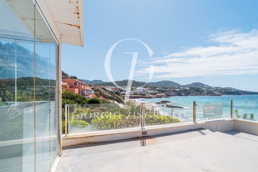 -EN VENTA- RESTAURANTE EN PRIMERA LINEA MAR CALA TARIDA