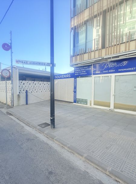 Grocery & souvenir shop in profitable location