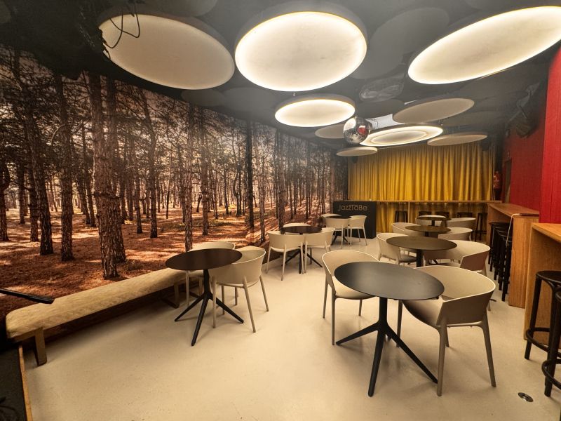 -EN TRASPASO- Cafe concierto en Vicent Orvay y Serra