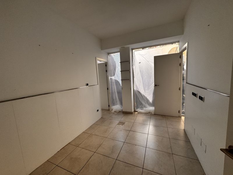 -EN ALQUILER- Local comercial en Ignacio Wallis