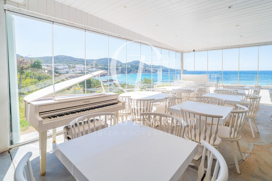 -EN VENTA- RESTAURANTE EN PRIMERA LINEA MAR CALA TARIDA