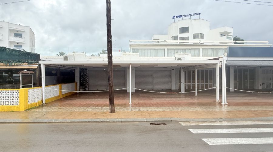 Local comercial en cala de Bou