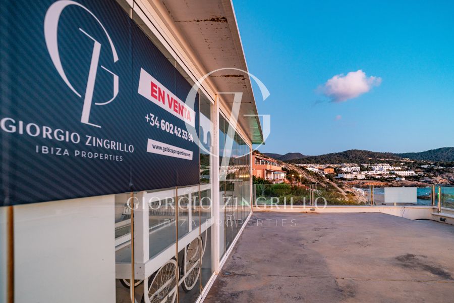 -EN VENTA- RESTAURANTE EN PRIMERA LINEA MAR CALA TARIDA