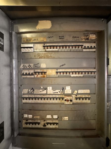 -EN ALQUILER- Restaurante en calle General Prim (San Antonio)