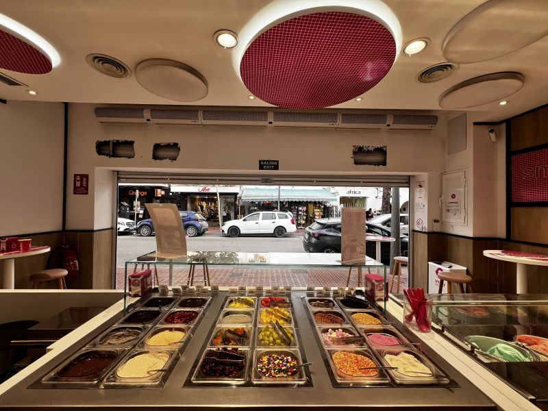 Ice cream shop in Av. San Jaume, Santa Eularia