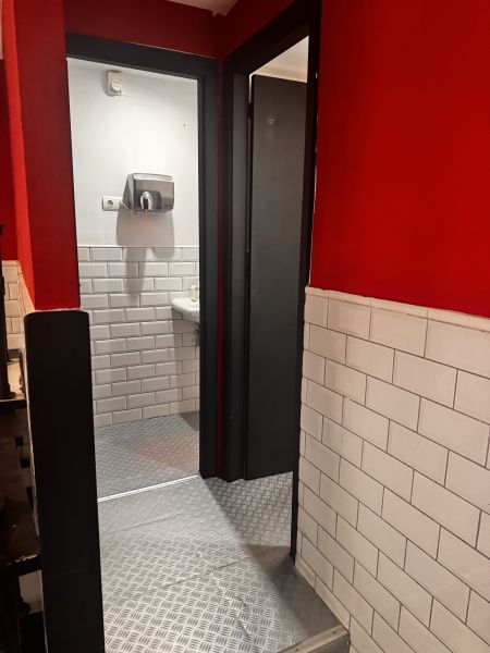 -EN ALQUILER- Restaurante en calle General Prim (San Antonio)