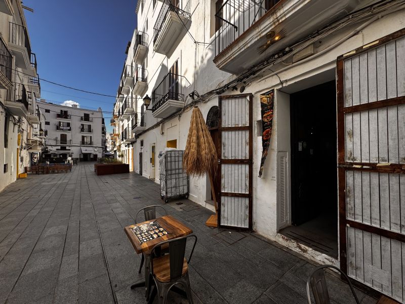 -EN TRASPASO- Local en Av. Andanes (primera linea puerto)