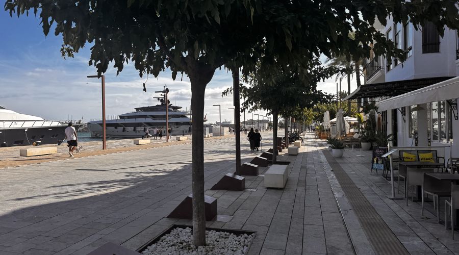 -EN TRASPASO- Local en Av. Andanes (primera linea puerto)