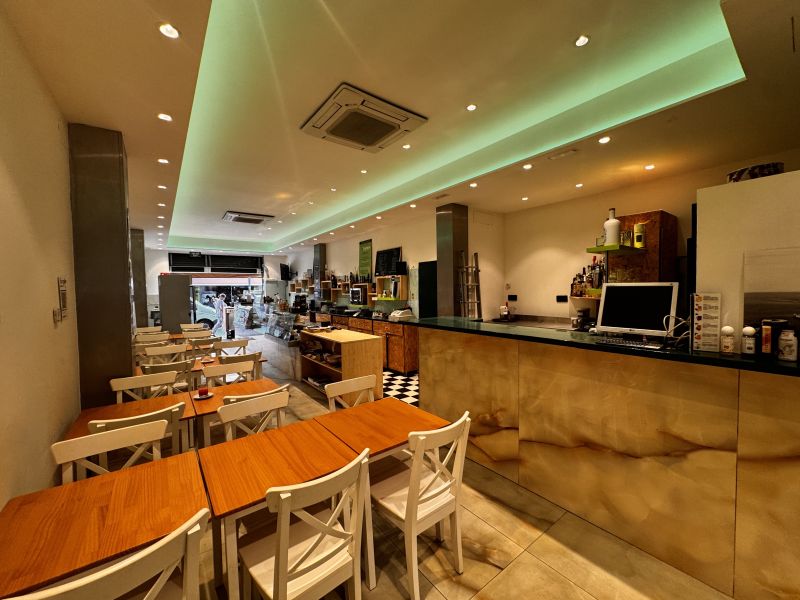 -EN TRASPASO- Restaurante/Bar en Av. España
