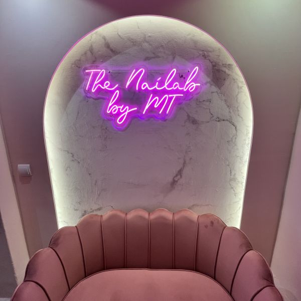 Salón de uñas en calle Progresso