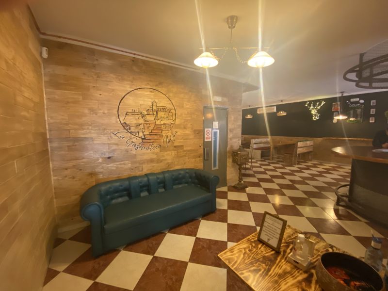 -EN TRASPASO- Bar restaurante en calle Bisbe Abad y Lasierra