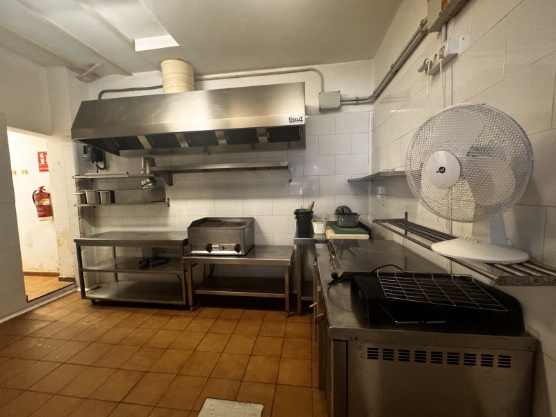 -EN ALQUILER- Restaurante en calle General Prim (San Antonio)