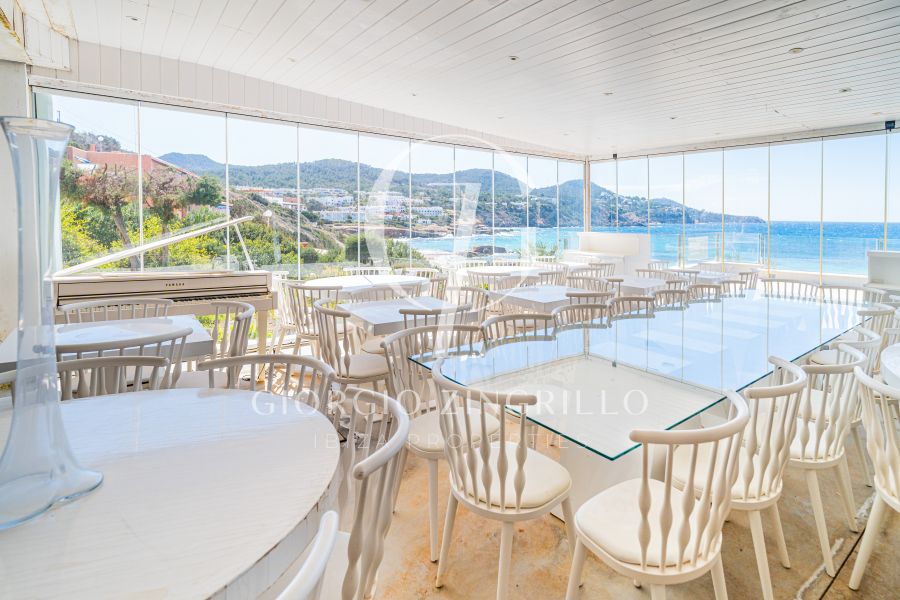 -EN VENTA- RESTAURANTE EN PRIMERA LINEA MAR CALA TARIDA
