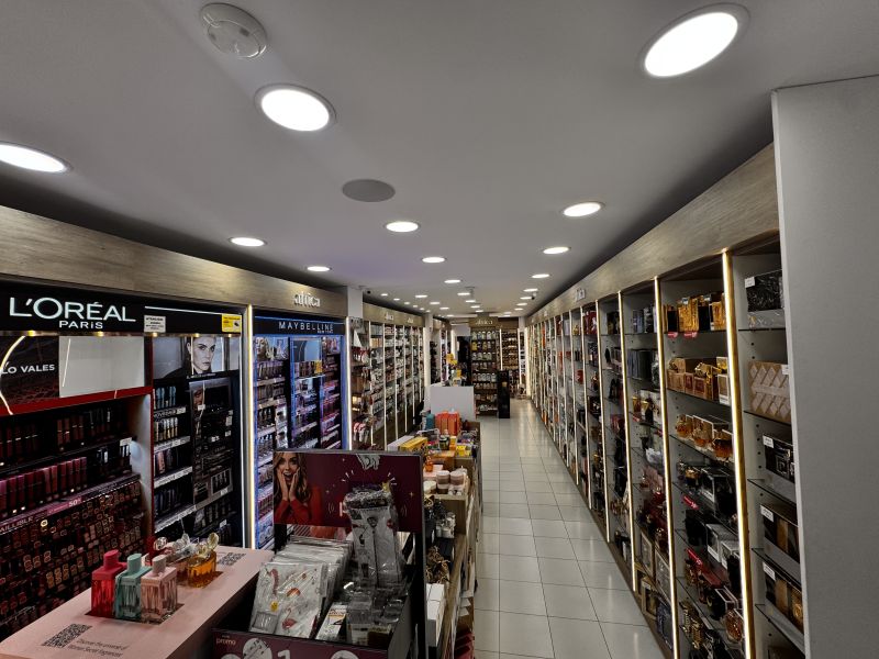 -EN TRASPASO- Local en pasaje Metge Antoni Serra