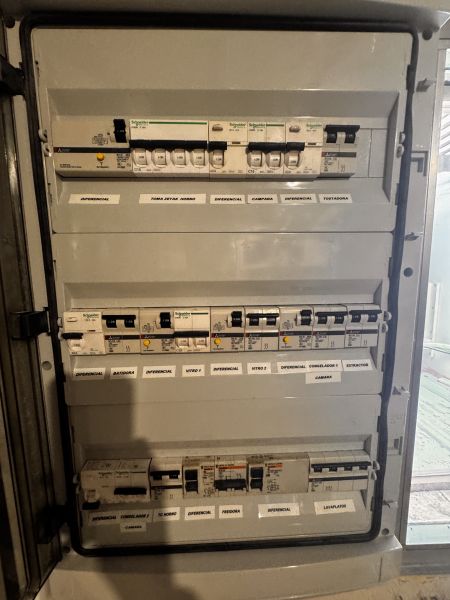 -EN TRASPASO- Restaurante/Bar en Av. España