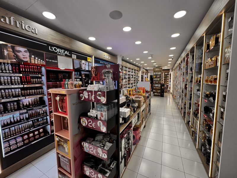 -EN TRASPASO- Local en pasaje Metge Antoni Serra