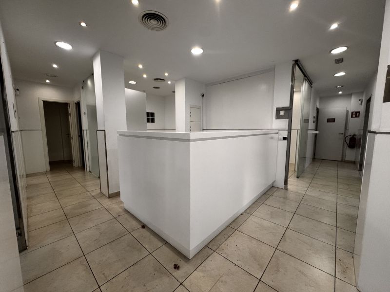 -EN ALQUILER- Local comercial en Ignacio Wallis