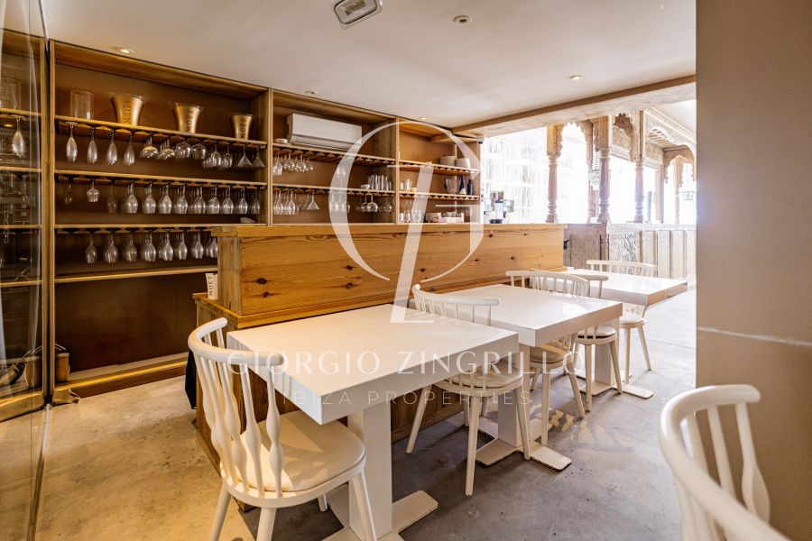 -EN VENTA- RESTAURANTE EN PRIMERA LINEA MAR CALA TARIDA