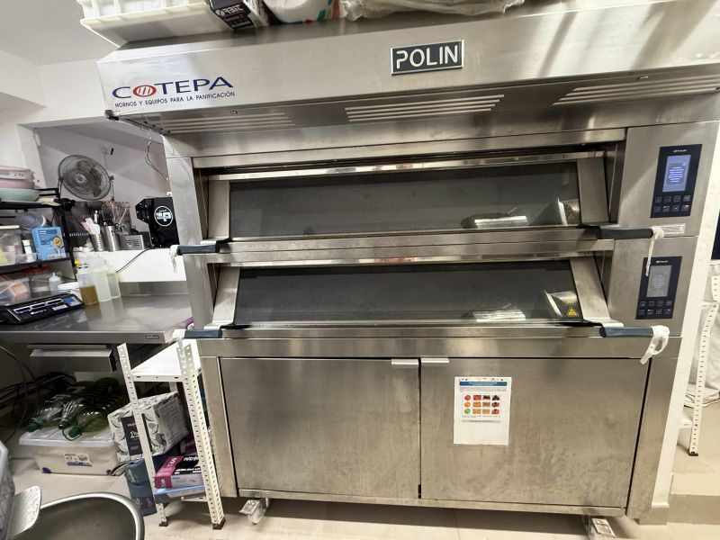 Pizzeria in calle Felip II