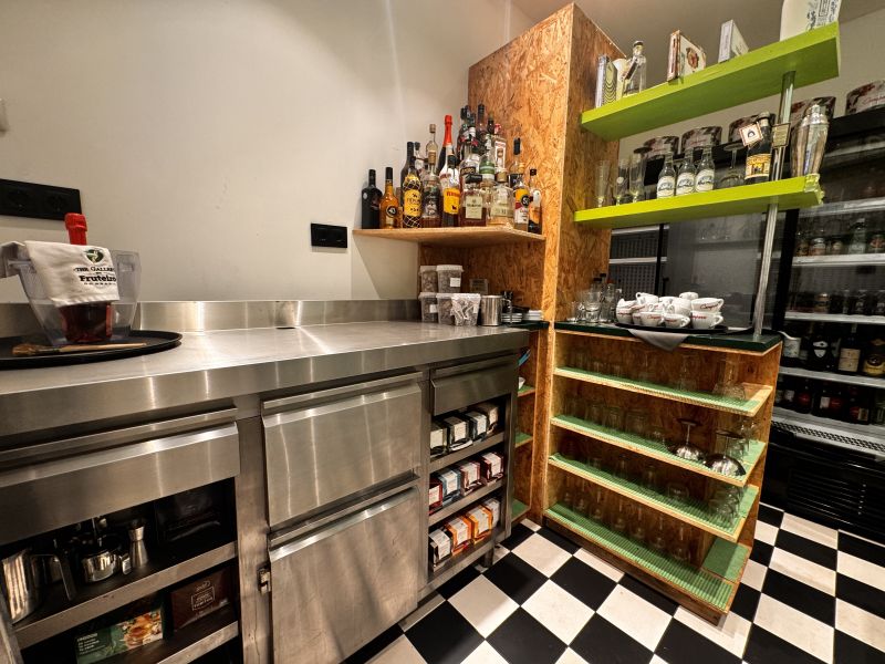 -EN TRASPASO- Restaurante/Bar en Av. España