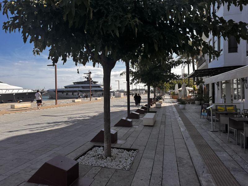 -EN TRASPASO- Local en Av. Andanes (primera linea puerto)