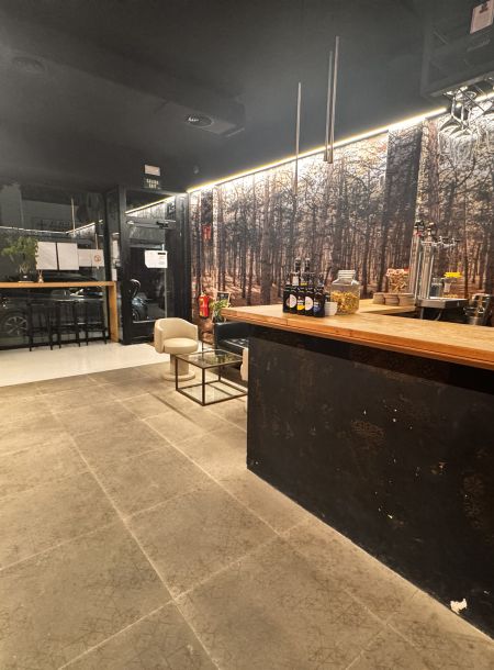 -TRANSFER LEASE- Premises with Cafe concierto licence