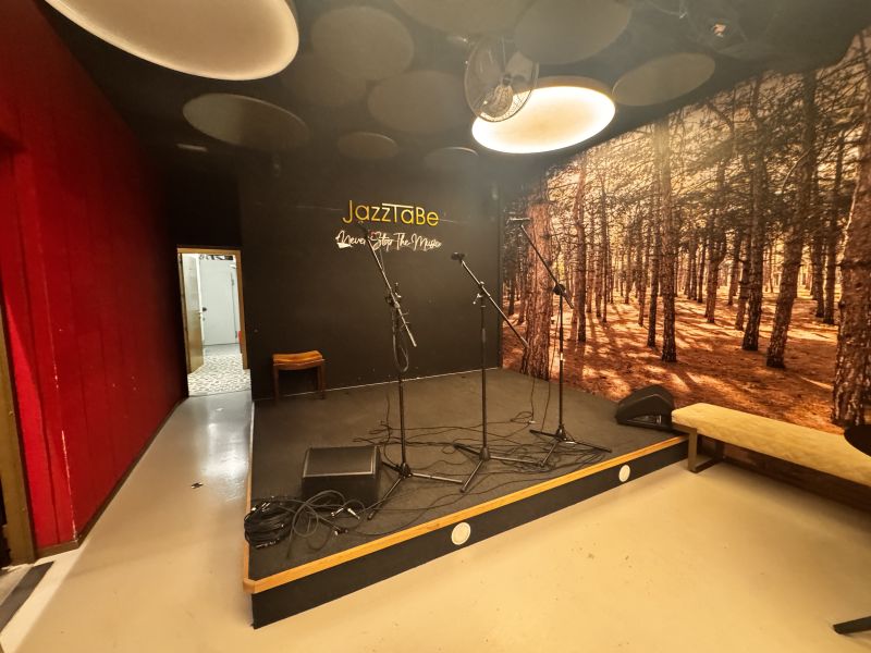 -EN TRASPASO- Cafe concierto en Vicent Orvay y Serra