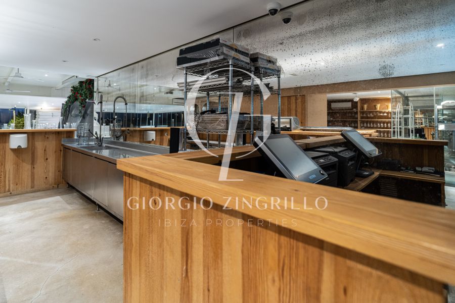 -EN VENTA- RESTAURANTE EN PRIMERA LINEA MAR CALA TARIDA