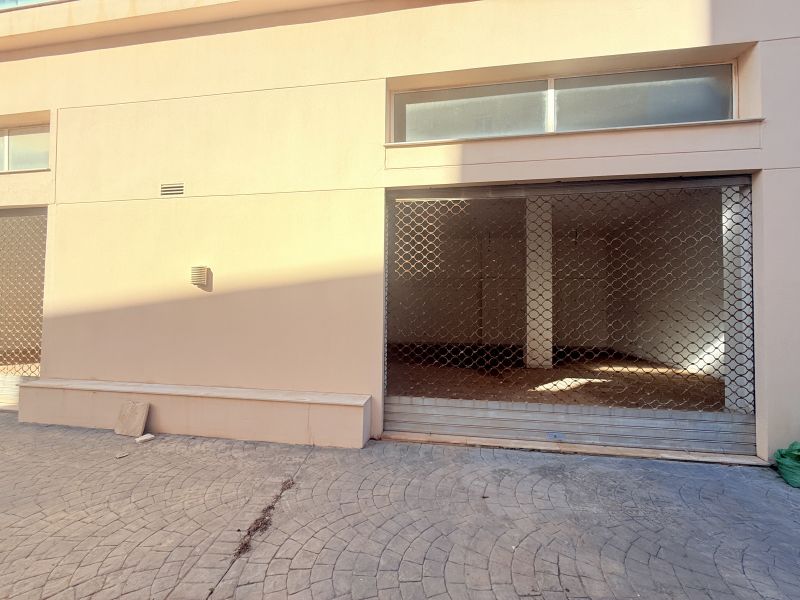 Local comercial en calle Mediterranea