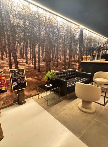 -TRANSFER LEASE- Premises with Cafe concierto licence