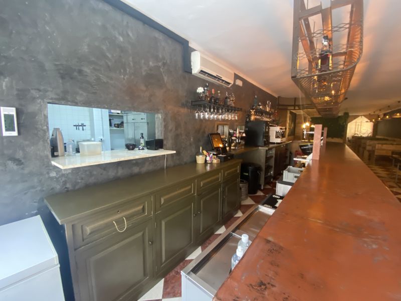 -EN TRASPASO- Bar restaurante en calle Bisbe Abad y Lasierra