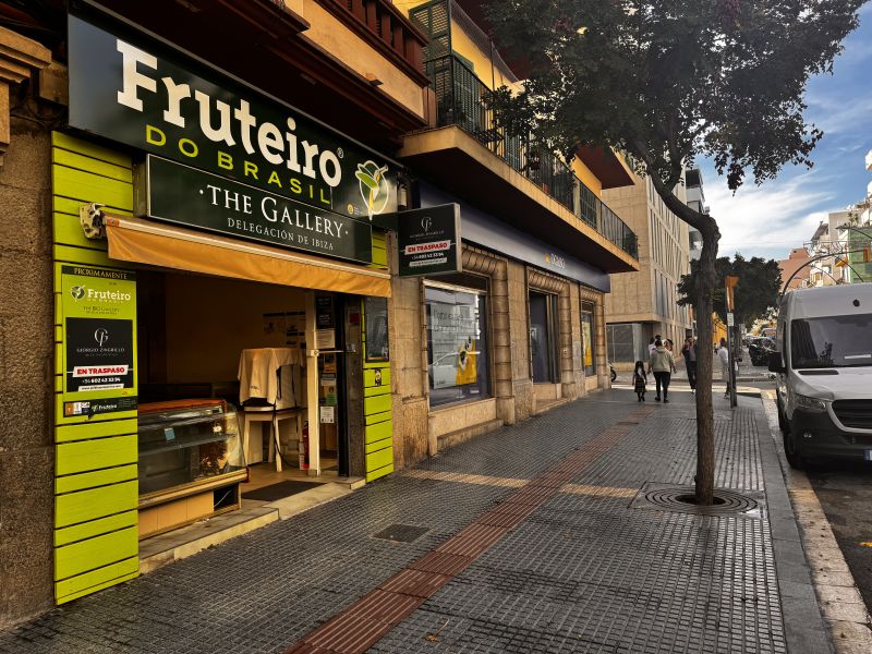 -EN TRASPASO- Restaurante/Bar en Av. España