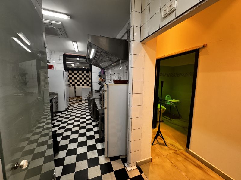 -EN TRASPASO- Restaurante/Bar en Av. España