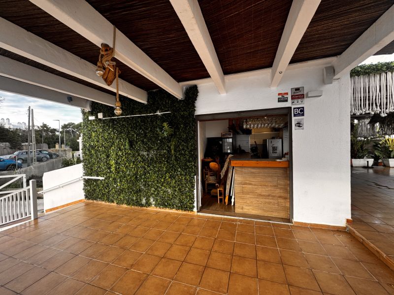 -EN ALQUILER/EN VENTA- Bar-Restaurante en Port des Torrets (Playa)