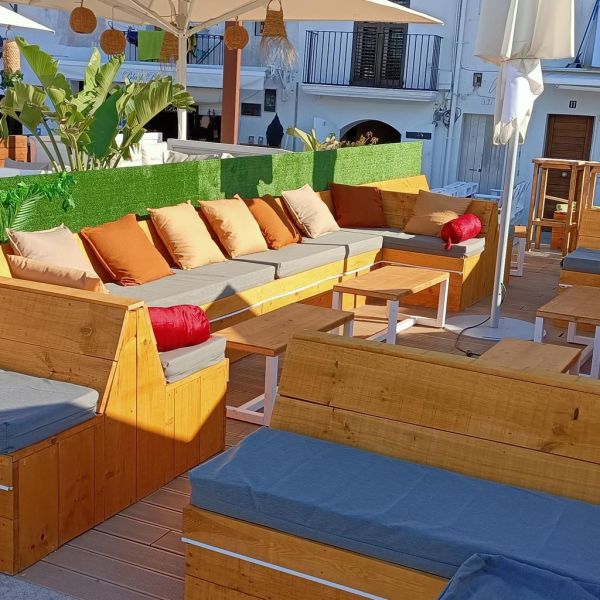 -EN TRASPASO- Bar de copas de Av. Andanes (primera linea puerto)