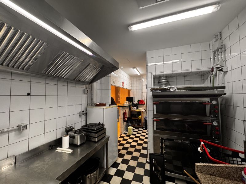 -EN TRASPASO- Restaurante/Bar en Av. España