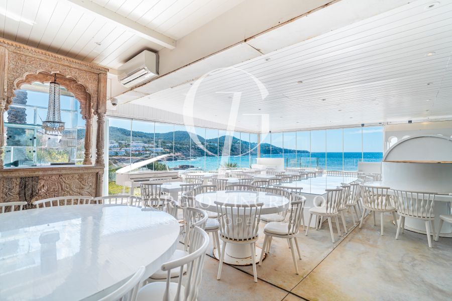 -EN VENTA- RESTAURANTE EN PRIMERA LINEA MAR CALA TARIDA