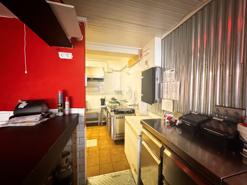 -EN ALQUILER- Restaurante en calle General Prim (San Antonio)