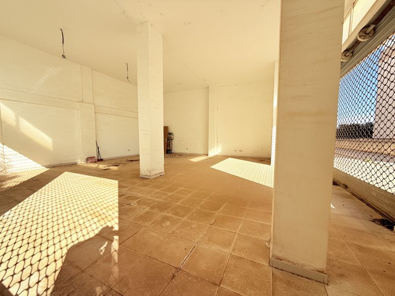 Local comercial en calle Mediterranea